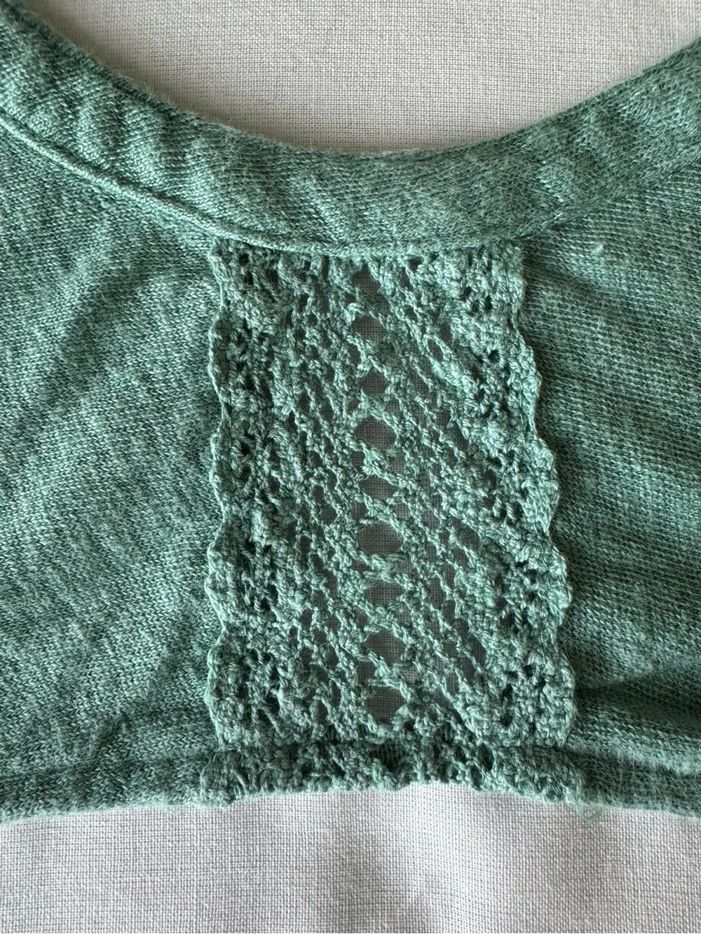 Garnet Hill Green Sleeveless Henley Tank with Lace Shoulders - Picture 4 of 5